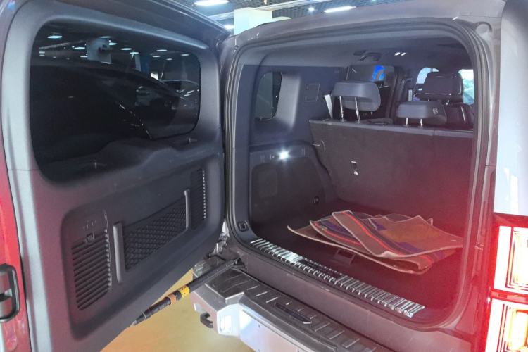 Used Formula Leopard Leopard 5 2023 Navigator Edition
