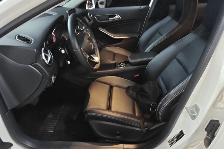 Used Mercedes-Benz GLA 2016 GLA 200 Sport Edition Left Front Seat