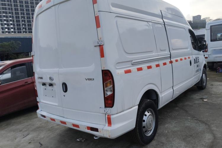 Used SAIC MAXUS Xintu V80  Rear Right 45 Deg