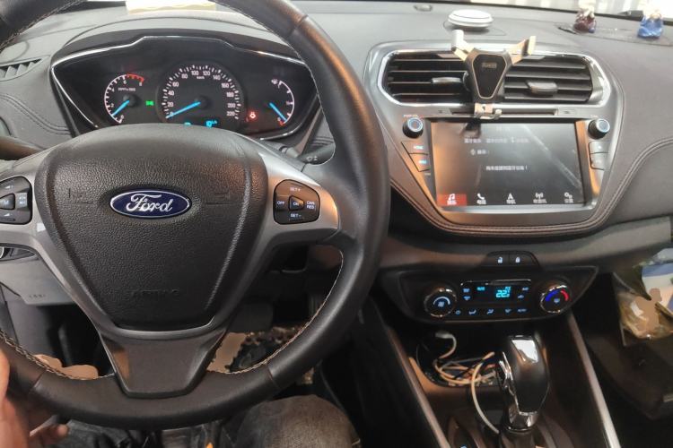 Used Ford Escort 2017 Happiness Edition 1.5L Automatic Fashion Version Center Console