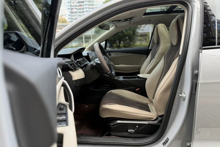 Used Lynk & Co 06 EM-P 2022 PHEV 84 km Range Pro Version