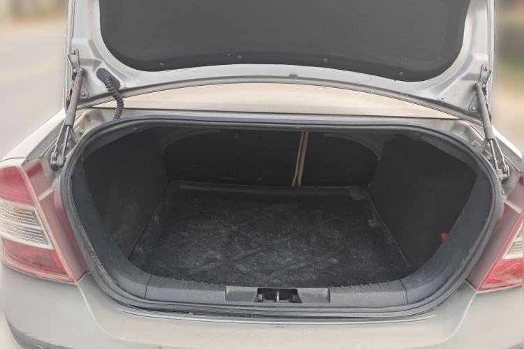 Used Ford Focus 2011 Sedan 1.8L Manual Classic Model
