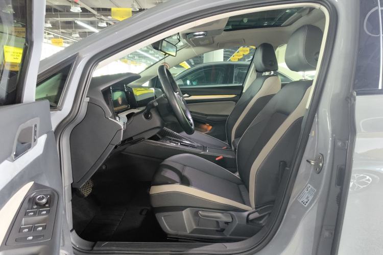 Used Volkswagen Golf 2021 280TSI DSG Pro First Edition Driver Seat