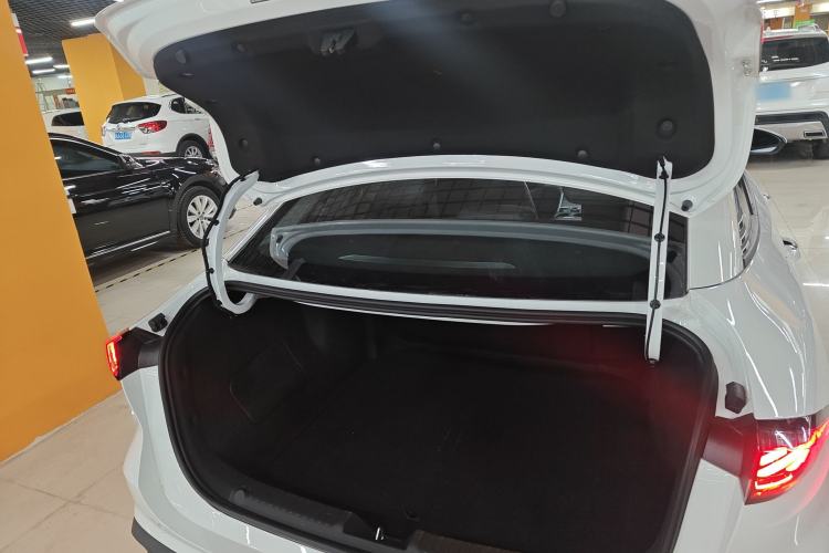 Used Geely Galaxy L6 2025 EM-i 140km Long-Range Version
