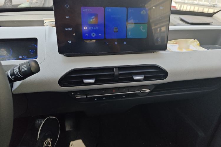 Used Geely Galaxy Panda 2024 Panda Mini 200km Endurance Bear Audio And AC Panel