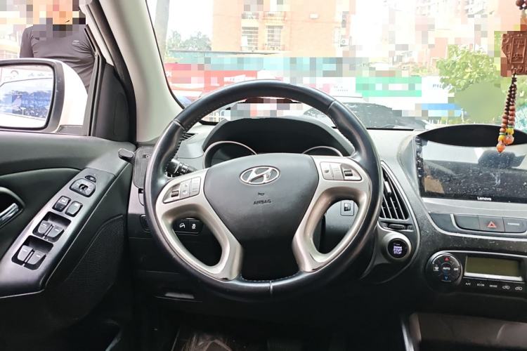 Used Hyundai ix35 2013 2.0L Automatic Two-Wheel Drive Smart GLS China IV Standard