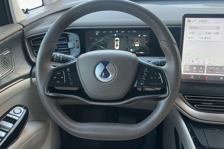 Used Denza D9 2022 EV 620 Prestige Model Steering Wheel