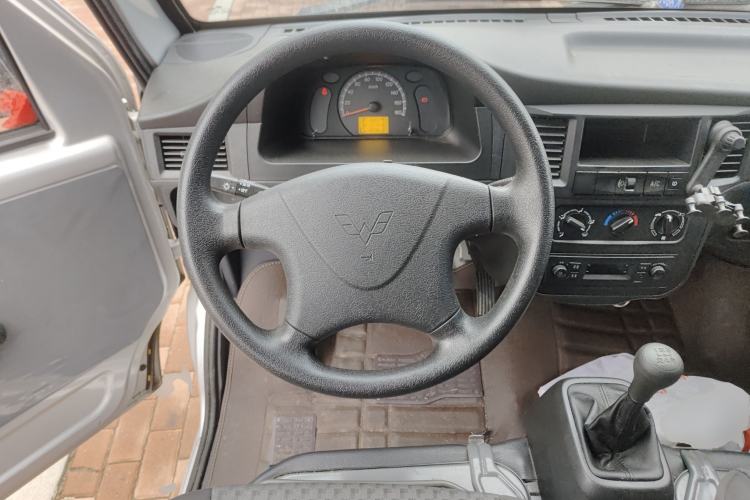 Used Wuling Zhiguang 2023 1.5L Practical Version 5/7 Seats
