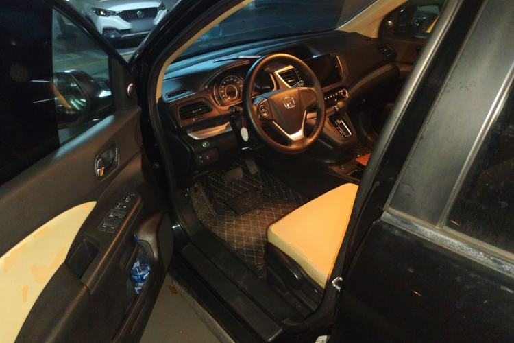 Used Honda CR-V 2016 2.0L two-wheel drive Urban Edition Driver Seat