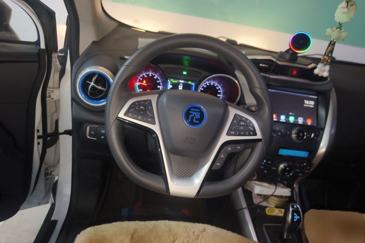 Used BYD Yuan New Energy 2018 EV360 Smart Connected Cool Model Steering Wheel