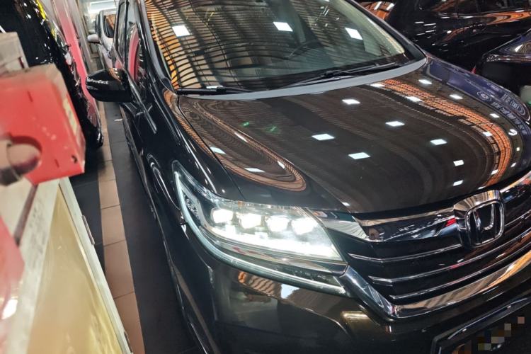 Used Honda Elysion 2016 2.4L Luxury Edition Front Right 45 Deg