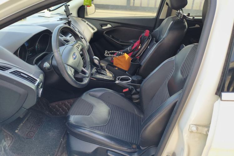 Used Ford Focus 2015 Sedan EcoBoost 125 Automatic Supreme Style Edition