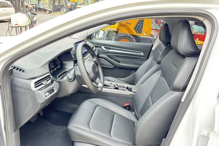 Used Geely Auto Emgrand 2023 4th Generation Champion Edition 1.5L CVT Prestige Model
