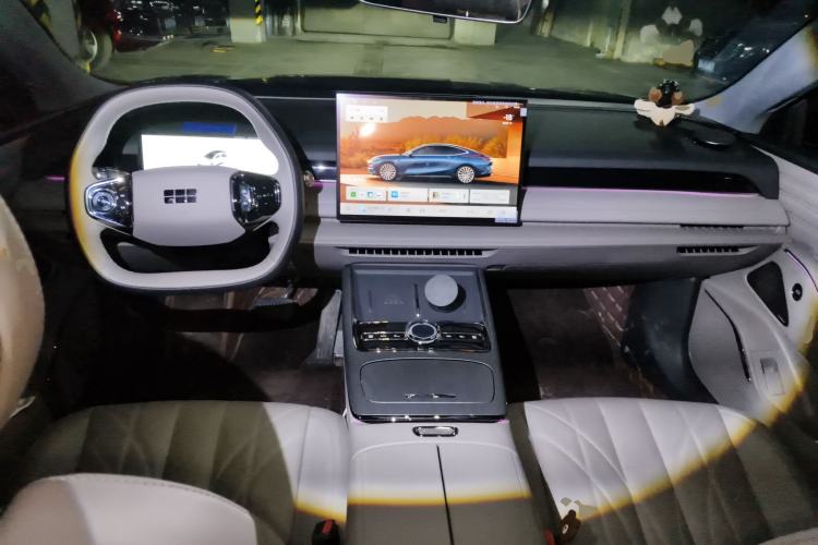 Used Geely Galaxy Galaxy 8 2025 130km EM-i Deluxe Edition
