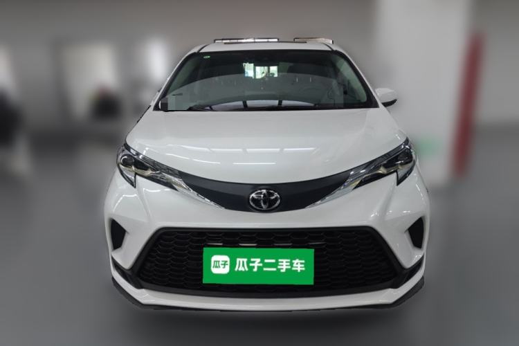 Used Toyota Granvia 2024 2.5L Hybrid Comfort Edition
