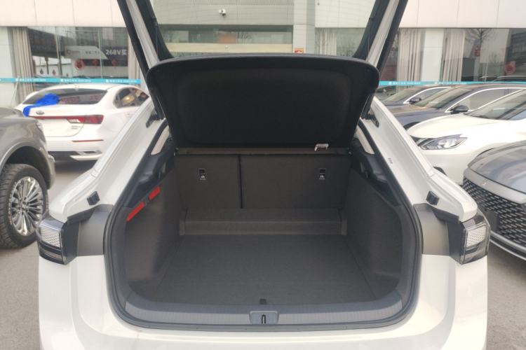 Used Volkswagen ID.7 VIZZION 2024 AIR model Trunk