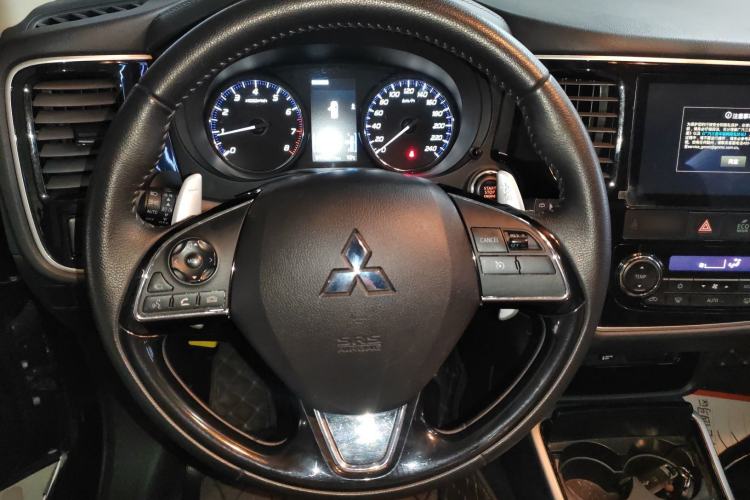 Used Mitsubishi Outlander 2021 2.4L 4x4 Zhi Xiang Edition 7 Seats