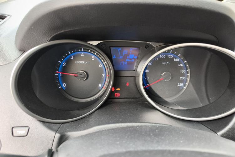 Used Hyundai ix35 2015 2.0L Automatic 2WD Smart Version China V Standard
