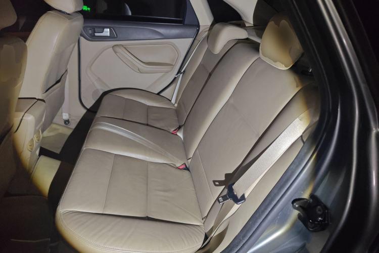 Used Ford Focus 2011 Sedan 1.8L Automatic Fashion Edition
