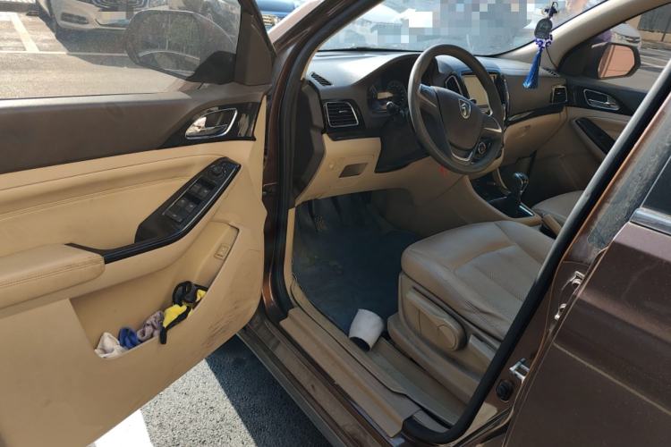 Used Baojun 730 2014 1.5L manual Comfort version 7 seats