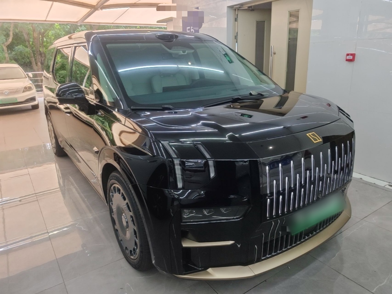 Zeekr 009 2024 GAC Trumpchi Heritage Edition — снимка 3