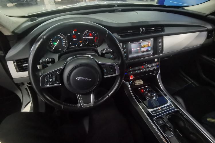 Used Jaguar XFL 2018 XFL 2.0T 200PS Luxury Edition
