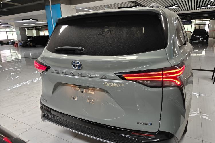 Used Toyota Granvia 2022 2.5L Hybrid Flagship Edition