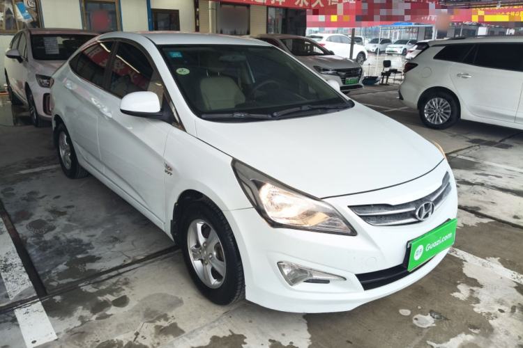 Used Hyundai Verna (older generation) 2014 1.4L Manual Smart GLS Trim