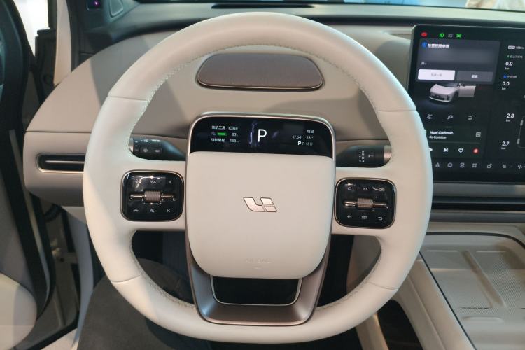 Used Li Auto i6 2025 Model Two-Wheel-Drive Standard Type Steering Wheel