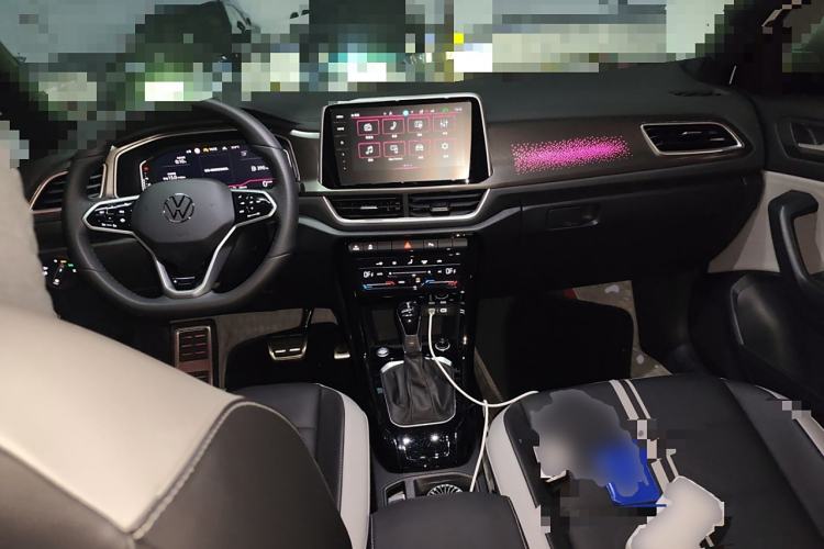 Used Volkswagen T-ROC 2024 300TSI DSG Two-Wheel-Drive Chen Guang Edition Center Console