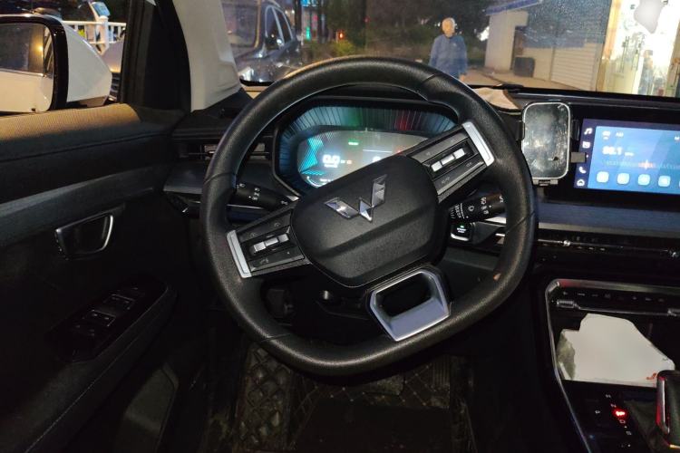 Used Wuling Asta 2022 2.0L DHT Electric Power Version Steering Wheel