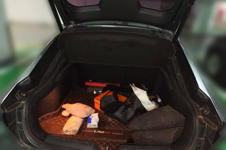 Used Changan UNI-V 2022 1.5T Prestige Version