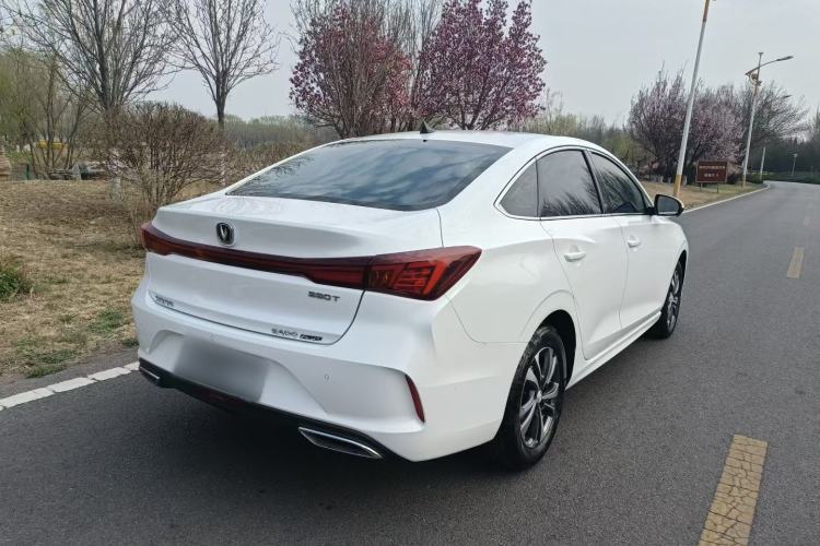 Used CHANGAN Eado 2023 Changan Edition PLUS Blue Whale NE 1.4T GDI DCT Prestige Version Exterior 5