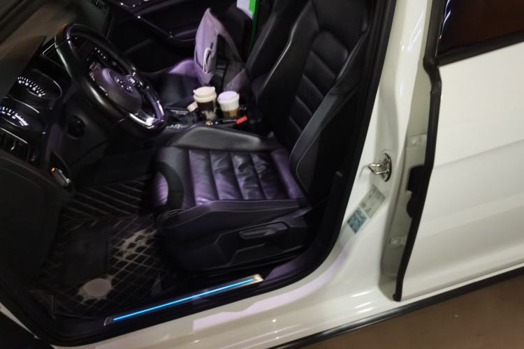 Used Volkswagen Golf New Energy 2015 GTE model Left Front Seat