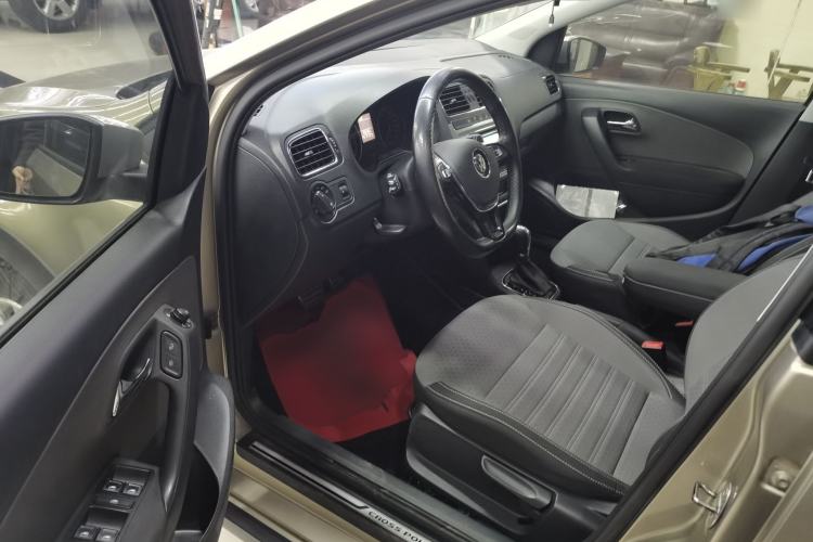 Used Volkswagen Polo 2014 1.6L Cross Polo Automatic Driver Seat
