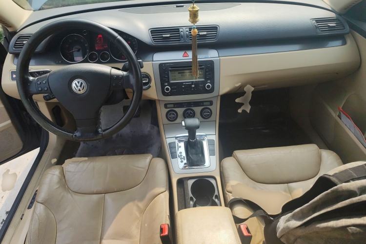 Used Volkswagen Magotan 2009 1.8 TSI DSG Comfort Edition Center Console