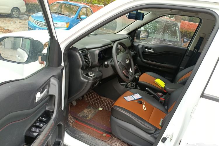 Used CHANGAN OSHAN X70A 2019 1.5L Manual Standard Version China VI Driver Seat