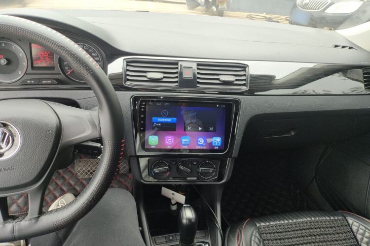 Used Volkswagen Santana 2018 1.5L Automatic Fashion Edition Center Console