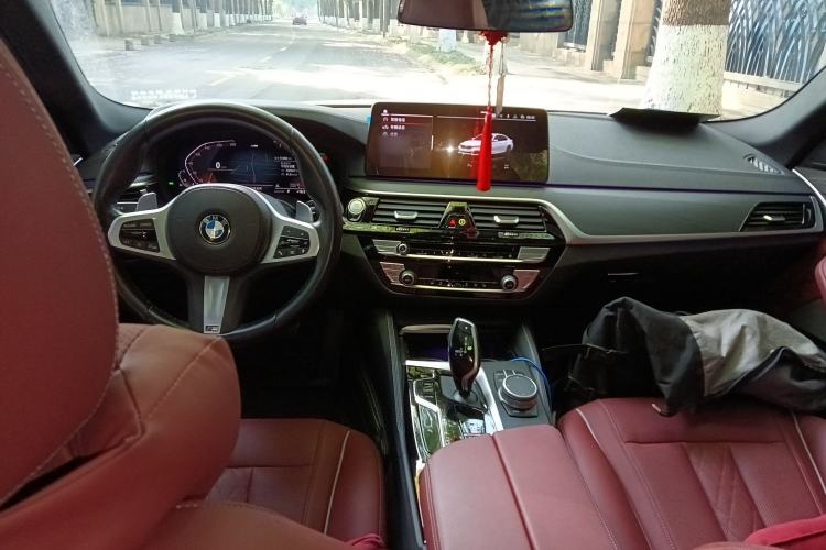 Used BMW 5 Series 2022 530Li Leading Model M Sport Package Center Console