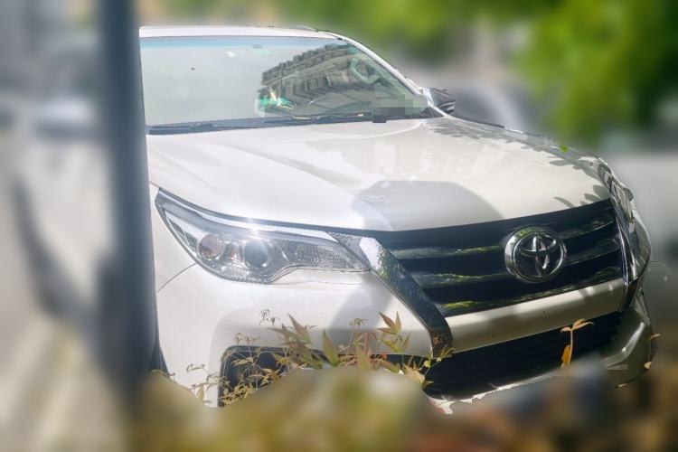 Used Toyota Fortuner 2016 2.7L Middle East Version Front Right 45 Deg