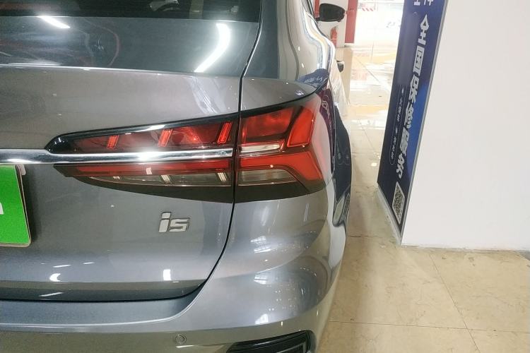 Used Roewe i5 2021 1.5L CVT Diamond Edition Right Rear Taillight