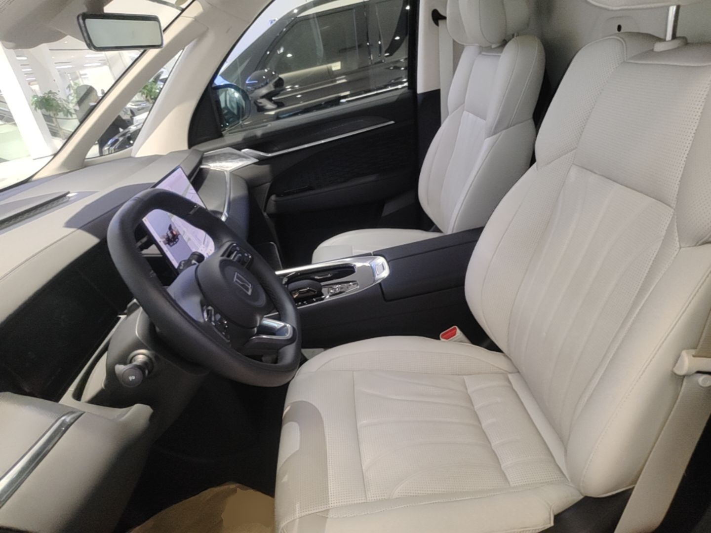Zeekr 009 2024 GAC Trumpchi — снимка 17