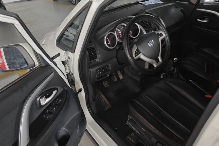 Used CHANGAN CX20 2014 1.4L Manual Sport Edition China V Standard Driver Seat