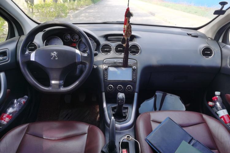 Used Peugeot 408 2013 2.0L Manual Comfort Edition Center Console