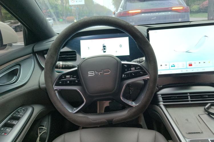 Used BYD Seal 2023 DM-i 1.5L 121km Prestige Model Steering Wheel