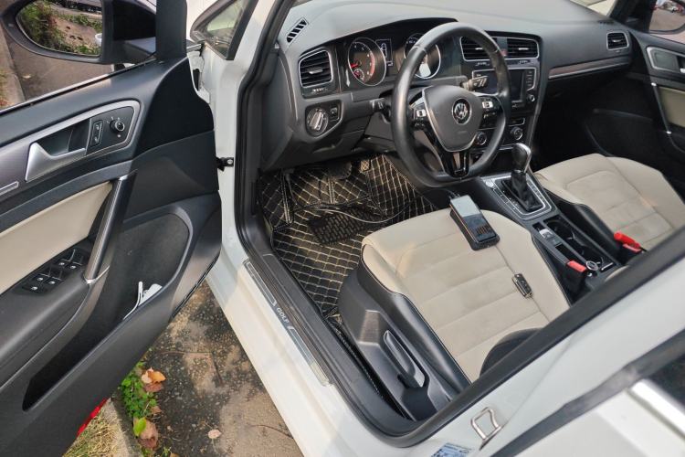 Used Volkswagen Golf 2017 230TSI Automatic Luxury Million-Vehicle Commemorative Edition
