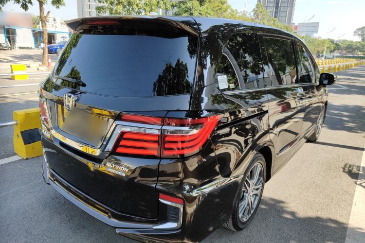 Used Honda Elysion 2019 2.0L Hybrid Luxury Edition
