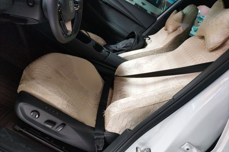 Used Volkswagen ID.UNYX 2024 Pro Long-Range Version Left Front Seat