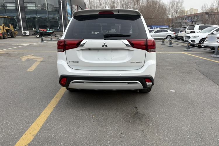 Used Mitsubishi Outlander 2019 2.0L Two-Wheel Drive Comfort Edition 5 Seats China VI Standard

