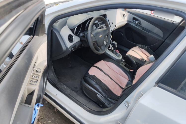 Used Chevrolet Cruze 2012 1.8L SE AT Driver Seat